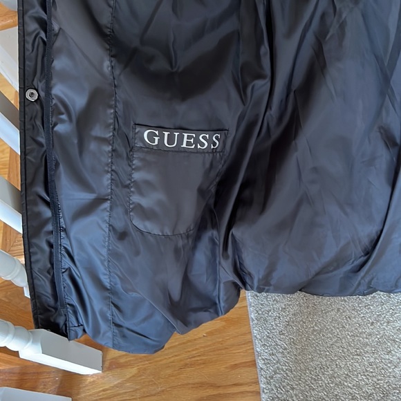 Guess diamond quilted black jacket w belt and hood. - Picture 9 of 9